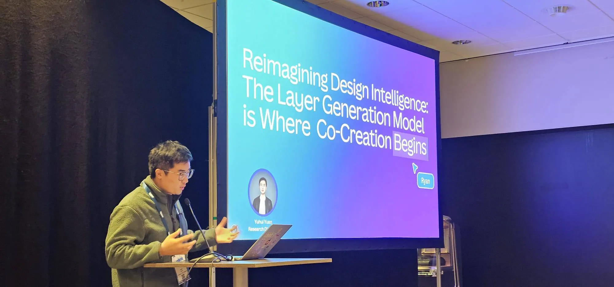 Yuhui Yuan speaking about design intelligence and co-creation